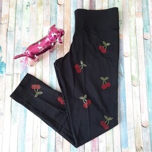 Victoria's Secret PINK cherry rhinestone bling yoga leggings NWT 🍒 size small